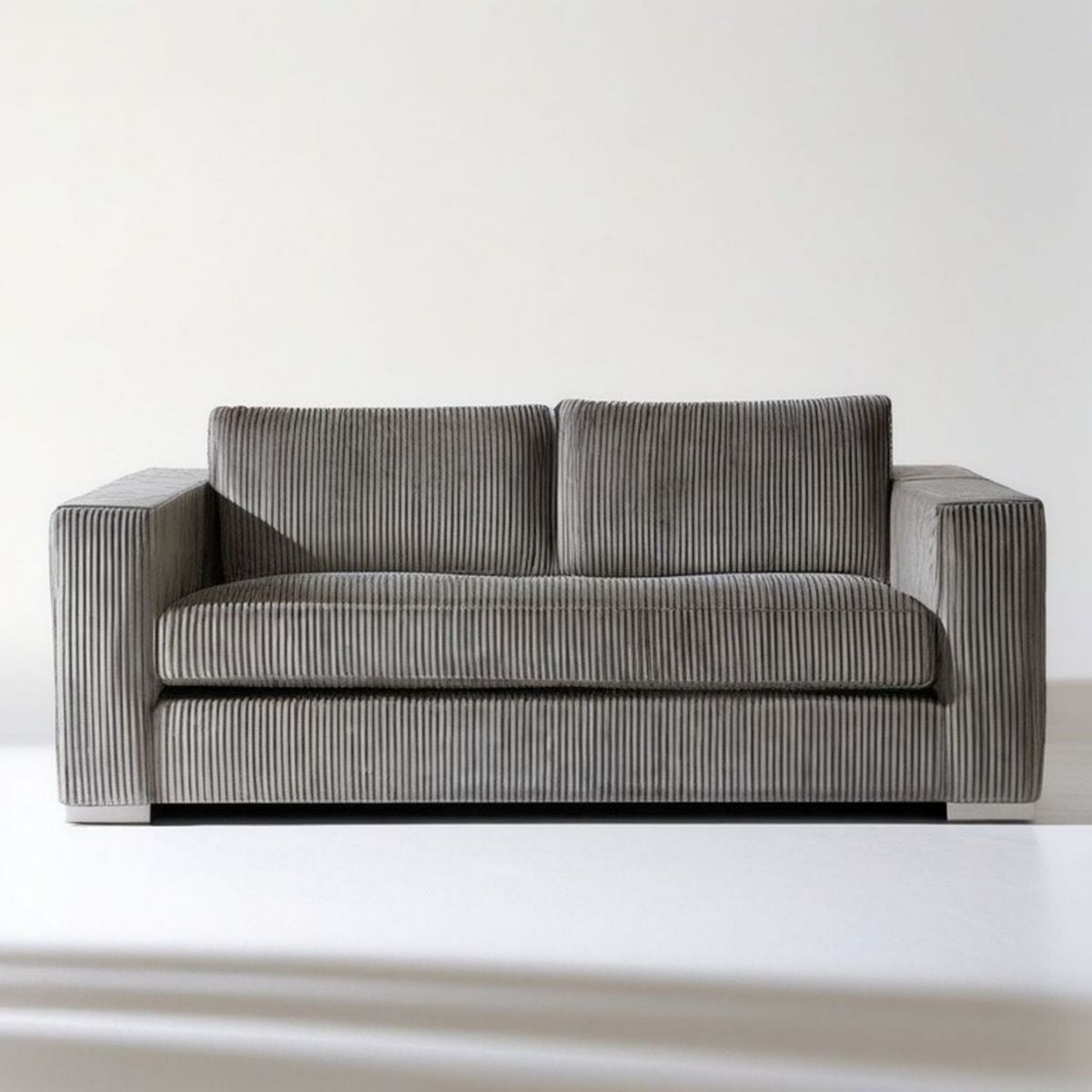 Dwuosobowa sofa szara 160 x 90 x 85 cm z prążkowaną tapicerką poliestrową